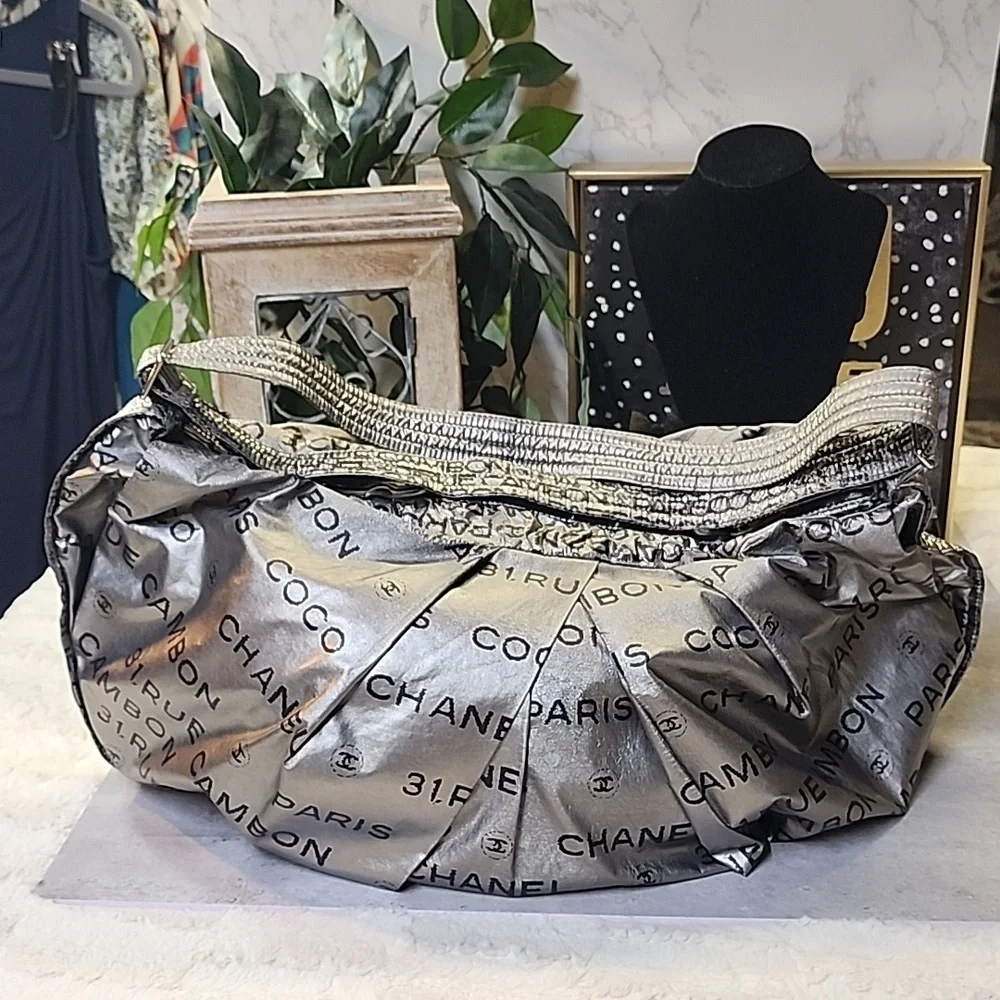 TRADE Chanel Hobo style handbag - Picture 2 of 16